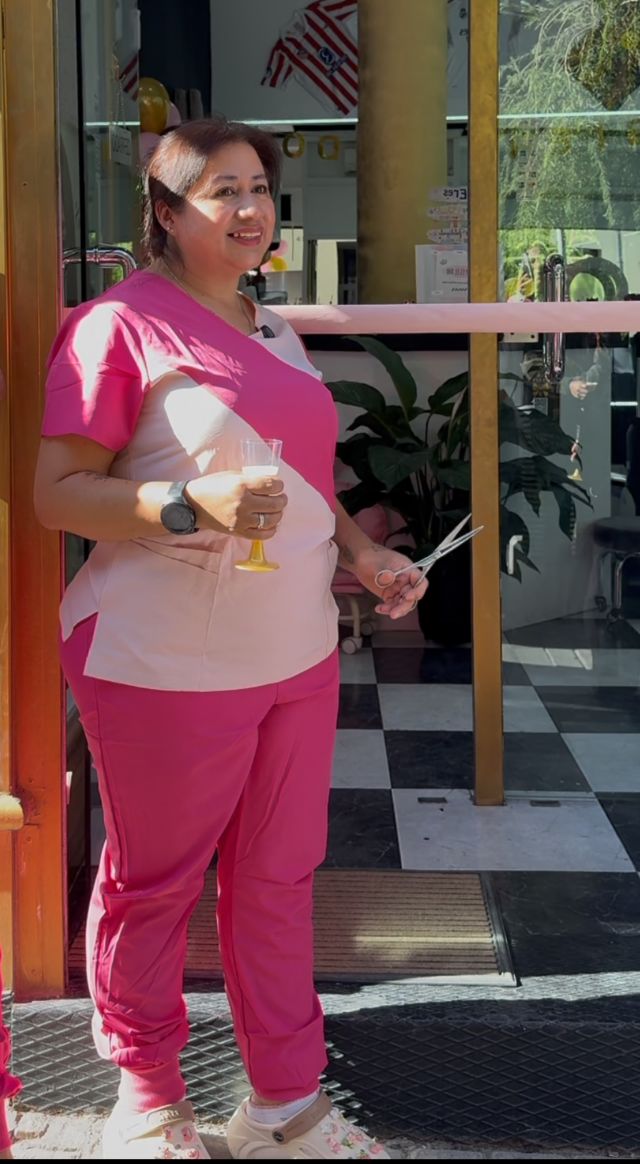 Exalumnos de Esmera School durante su proceso de formación en España