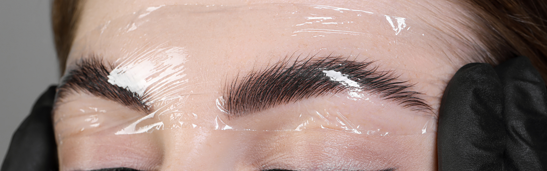 Banner del curso Laminado de Cejas y Tinte con Henna